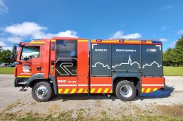 Šentjernejski gasilci prevzeli novi Rosenbauer ET 16/25 