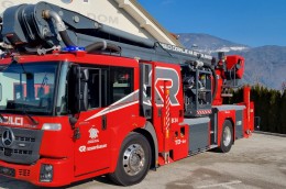 Gasilci iz Cerkelj na gorenjskem bogatejši za platformo Rosenbauer TD-34