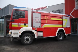 Vatrogasna postrojba Grada Petrinje prevzela novi Rosenbauer CBS 7.500 